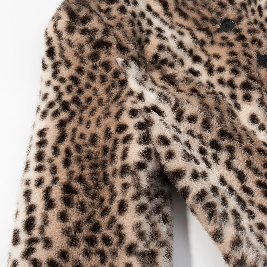 Casaco Curto de Pelo Sintético com Estampado Leopardo