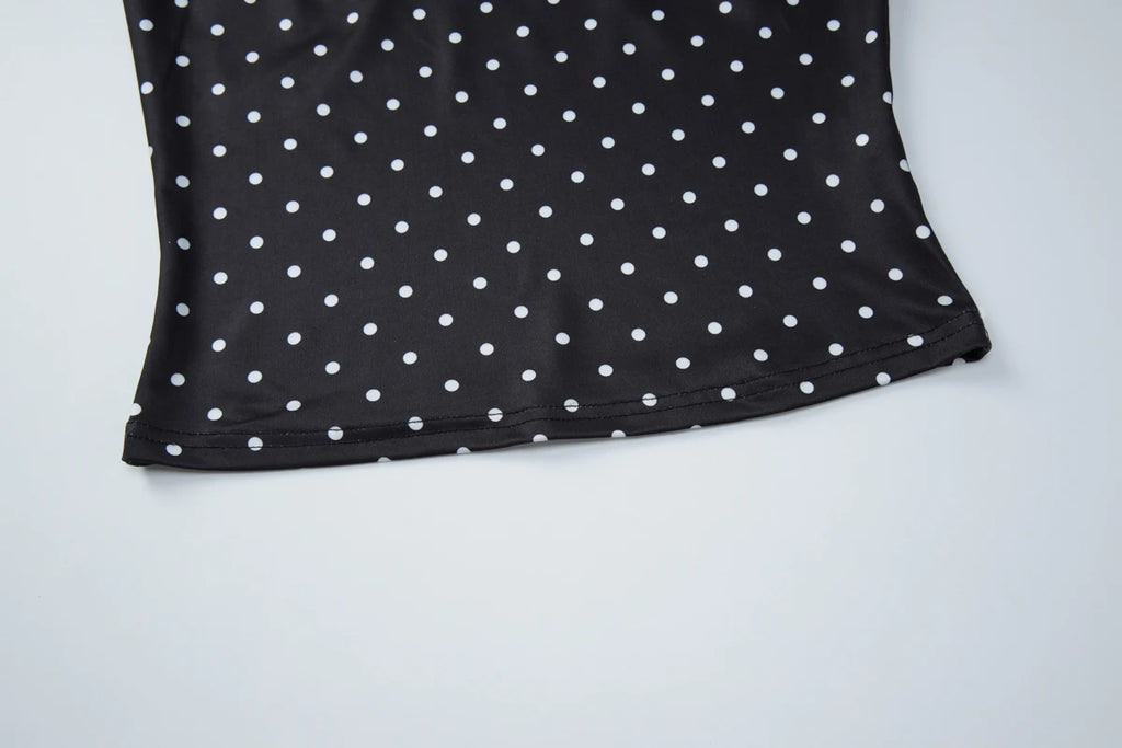 Top Halter com Bolinhas e Costas Abertas